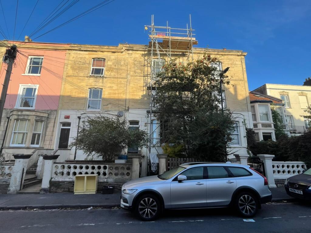 Main image of property: Flat 3, 103 Richmond Road, Montpelier, Bristol BS6 5EP