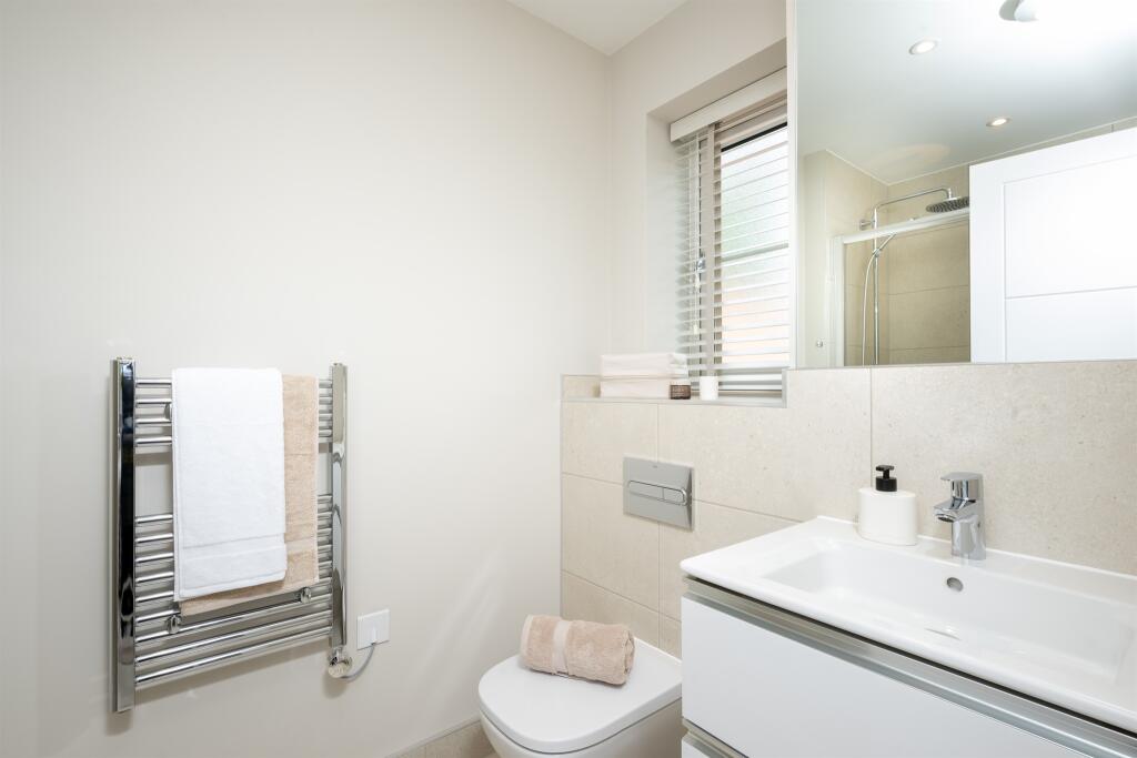 House in Wealden, Ninfield - More