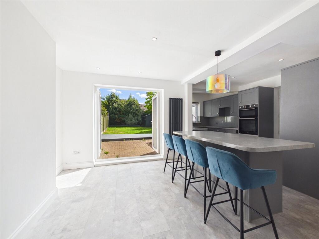 House in Gloucester - View 4