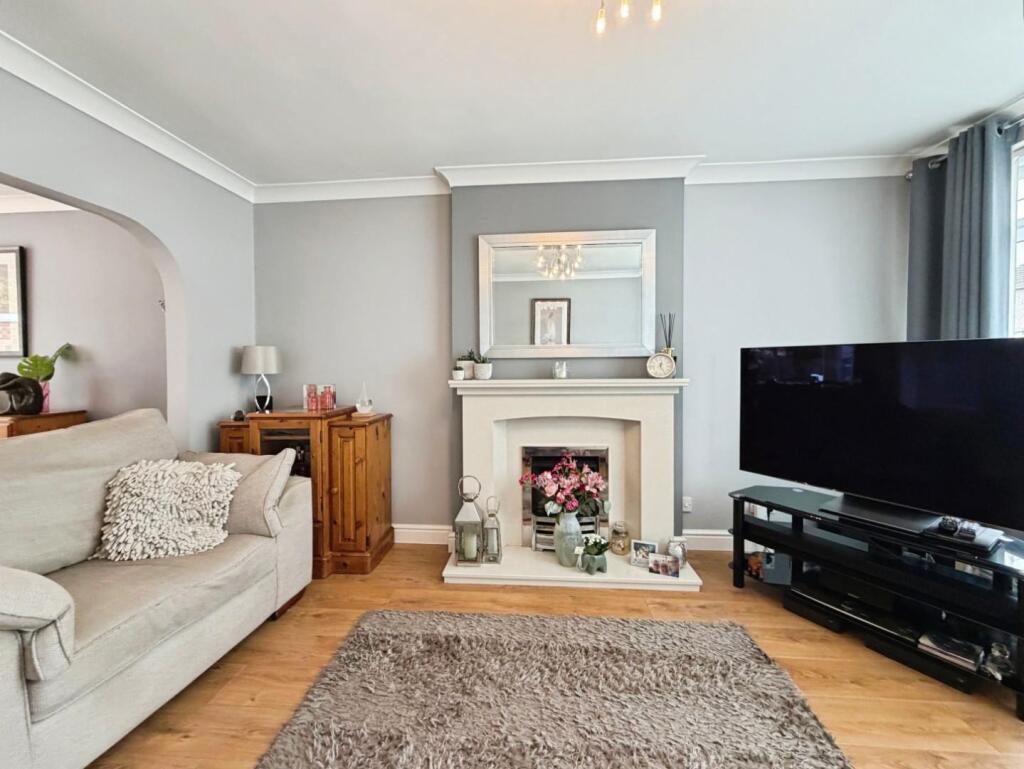 House in Wirral, Liverpool City Region - View 5