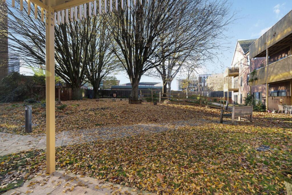 Main image of property: PARK GARDENS, Bath Road, Banbury, Oxfordshire, OX16