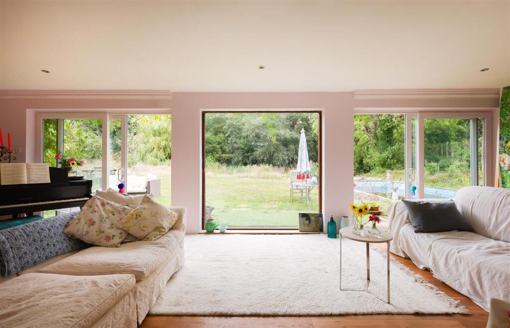 House in Tonbridge - View 5