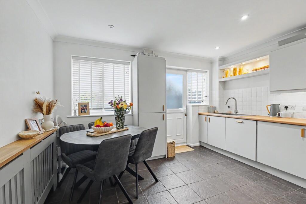 House in Gillingham, Parkwood - View 4