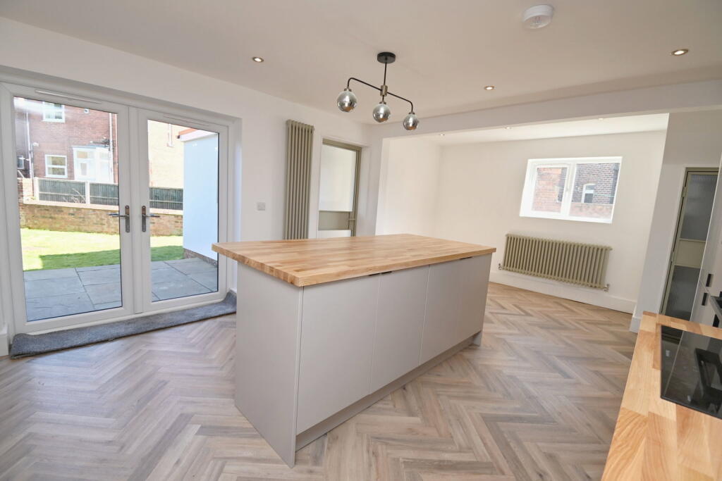 Kingsway, Mapplewell, Barnsley, S75 6EG photo 4