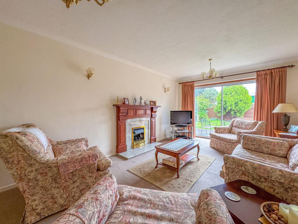 Windermere Avenue, Nuneaton, CV11 photo 4
