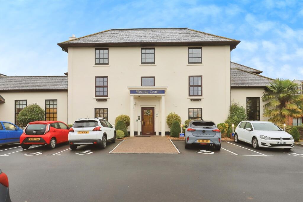 1-bed flat on Austcliffe Lane, Cookley, KIDDERMINSTER, £100,000