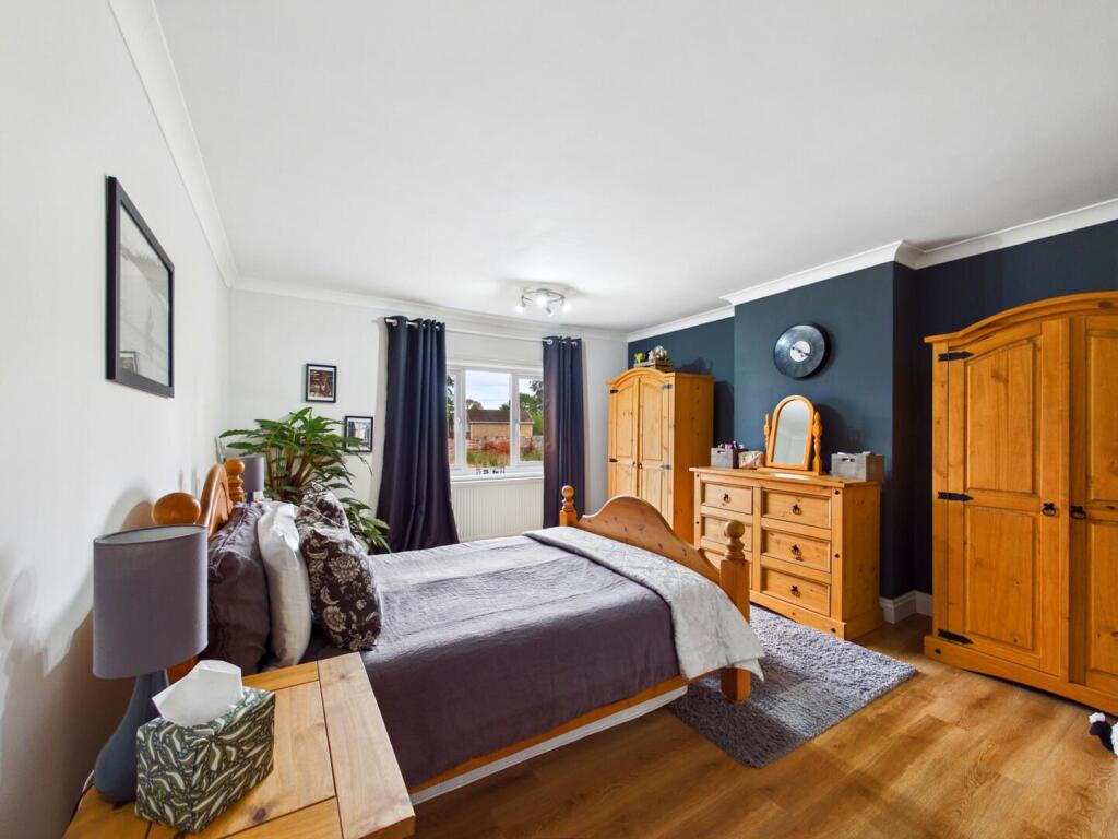House in Wakefield - View 5