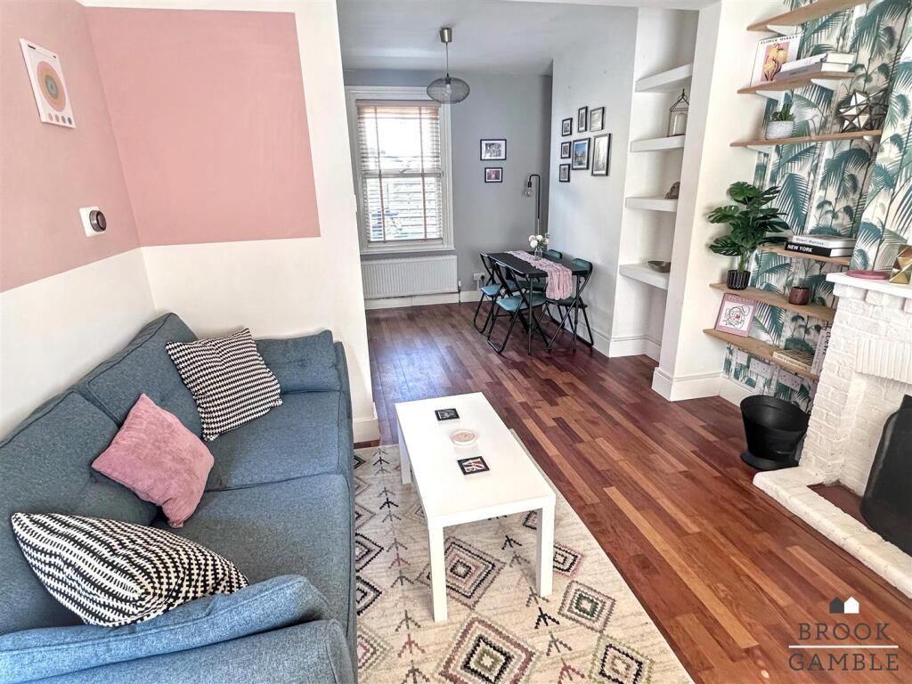 House in Eastbourne, Seaside, Roselands - View 3