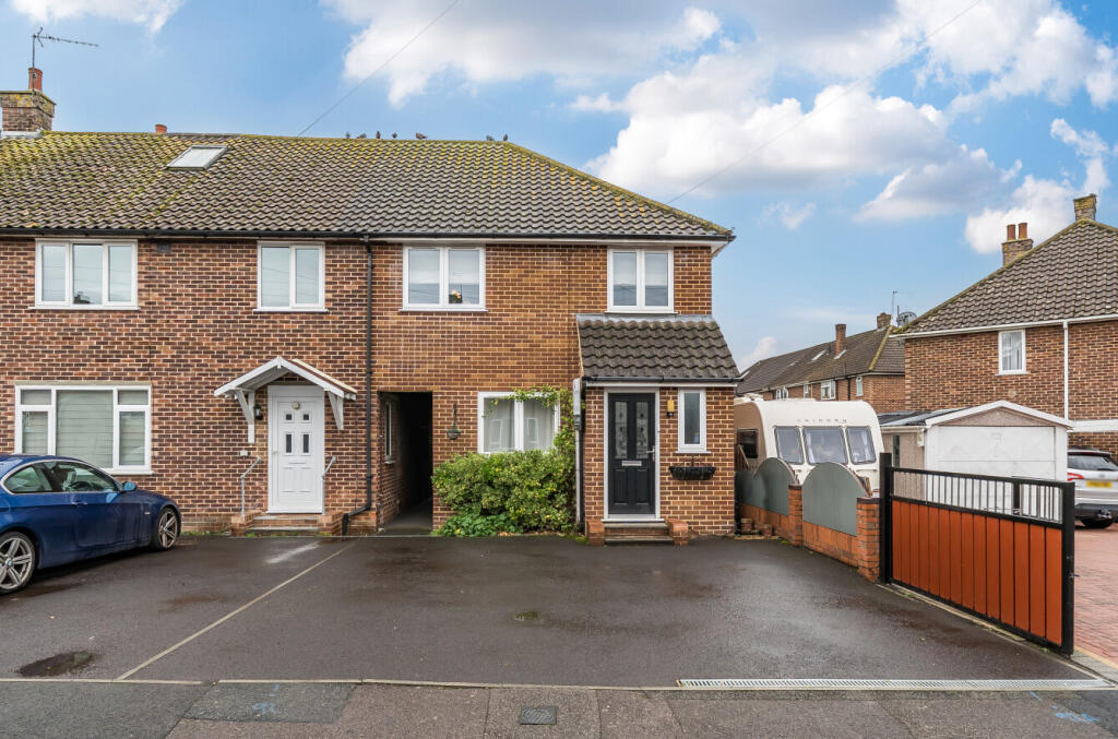 3-bed terraced on Monks Way, Eastleigh, Hampshire, SO50, £340,000