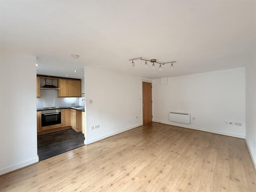Apartment in Stockport - View 2