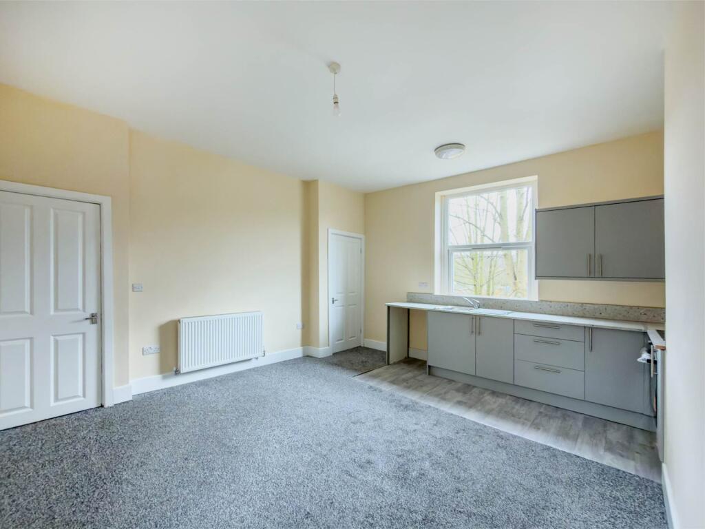 51, Primrose Hill, Batley photo 2