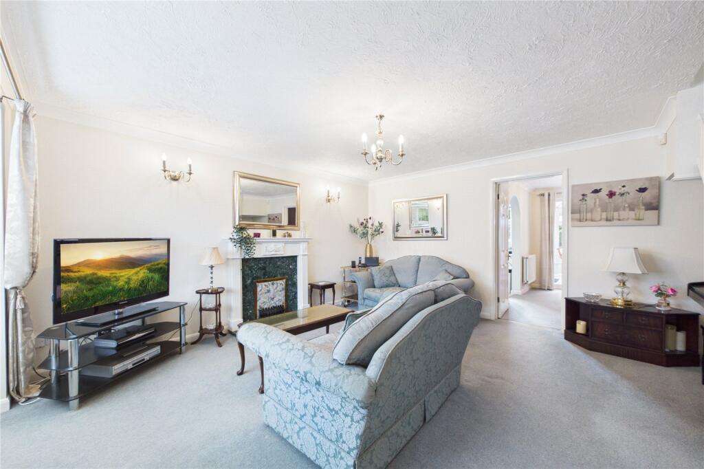 House in Spencers Wood, Shinfield - View 4