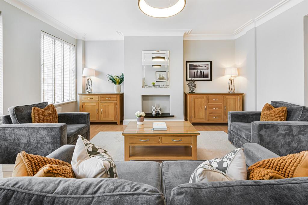 Main image of property: 3 bedroom 2nd Floor Flat in Stafford Court