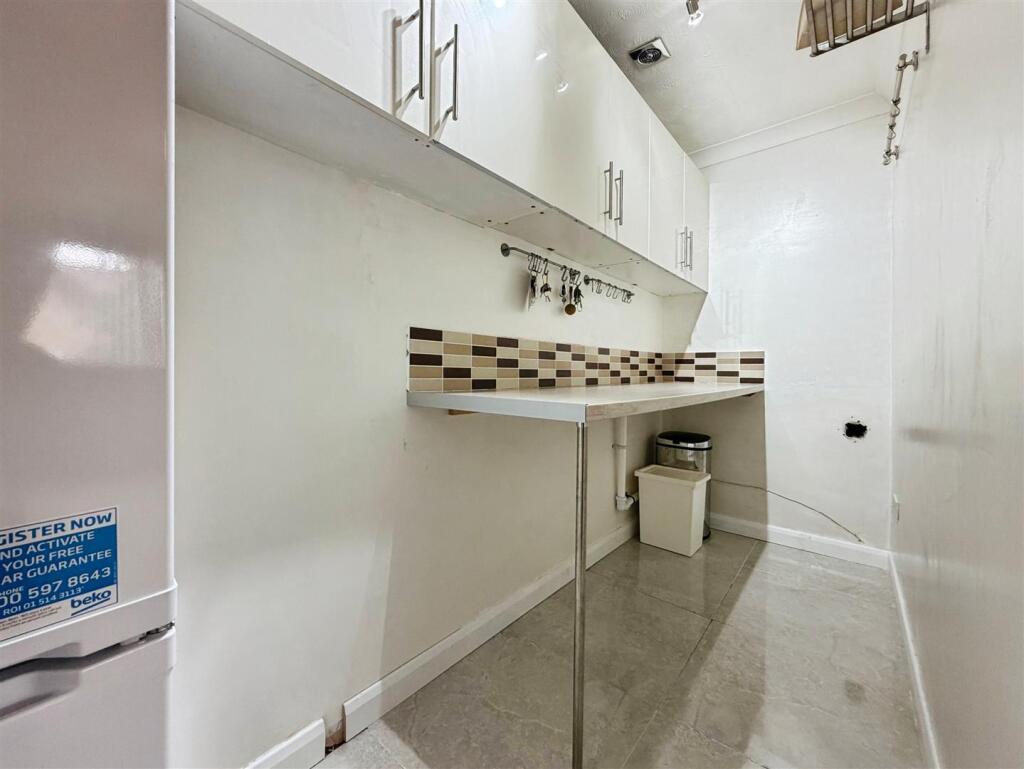 House in Rotherham, Todwick - View 4