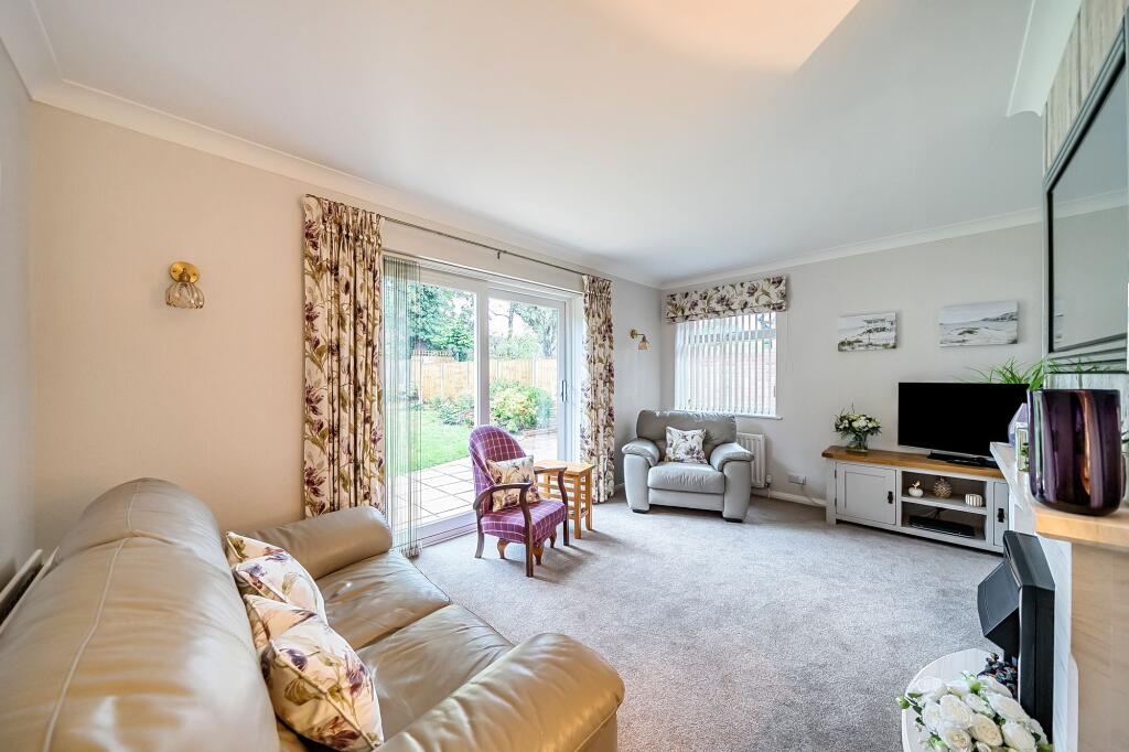 Birch Way, Warlingham, CR6 photo 4