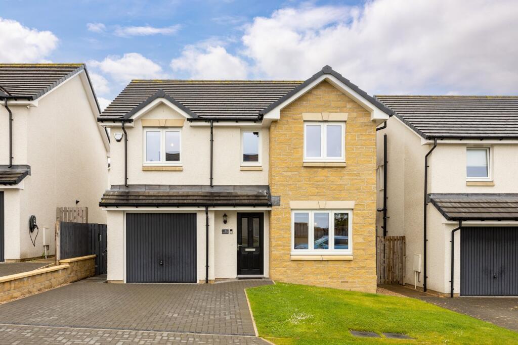 4-bed detached on Croft Park Crescent, Whitburn, Bathgate, EH47, £295,000