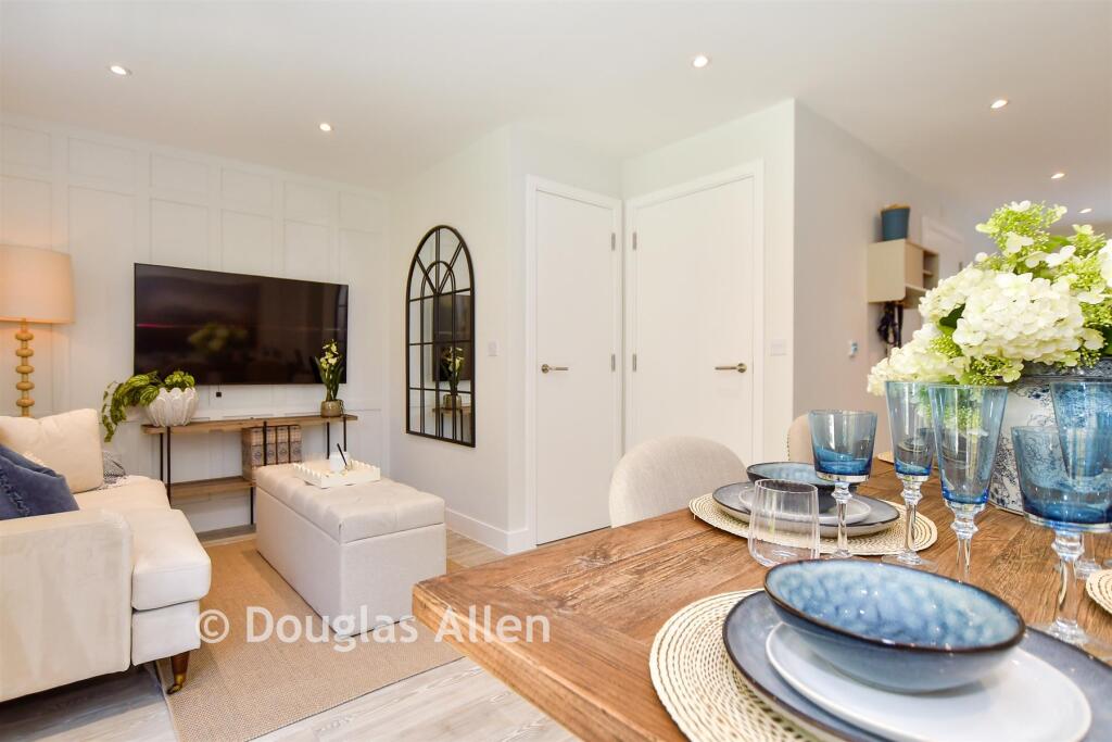 The Holly, Kingsley Park, Centurion Way, Billericay, Essex photo 4