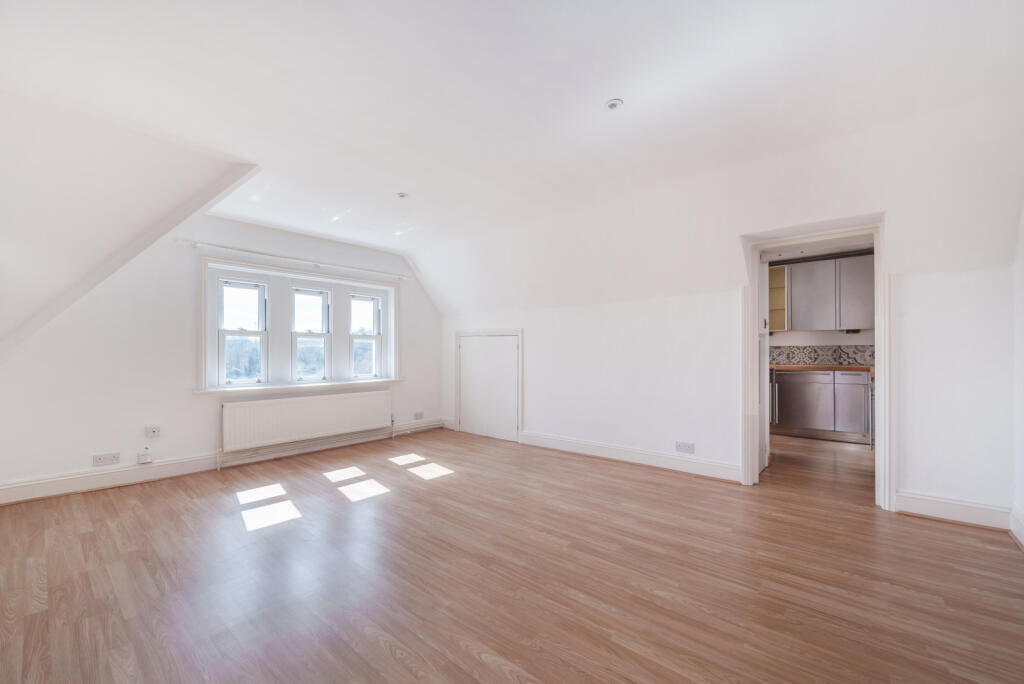 26 Guildown Road, Guildford, GU2 photo 4