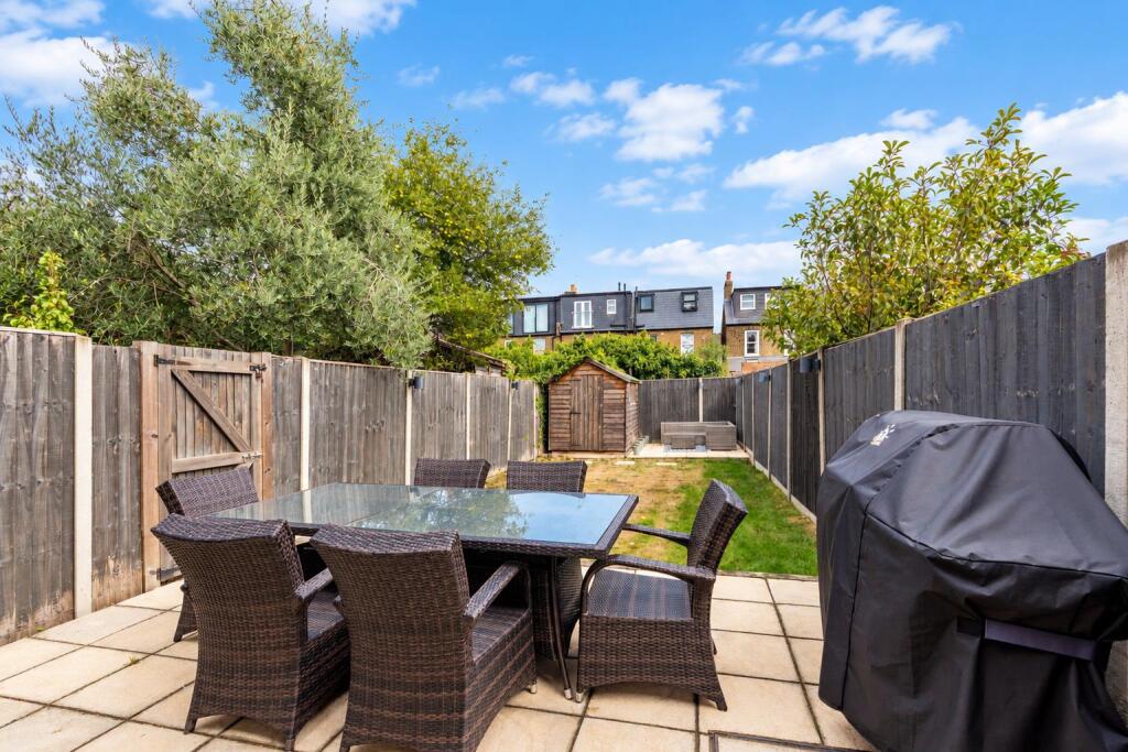House in London - View 5