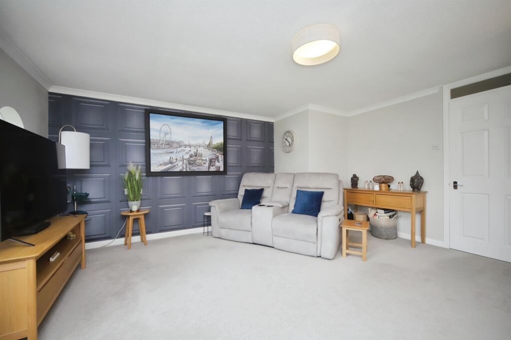 Apartment in Taunton - View 4