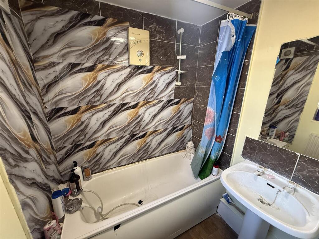 House in Hull, Kingston upon Hull - More
