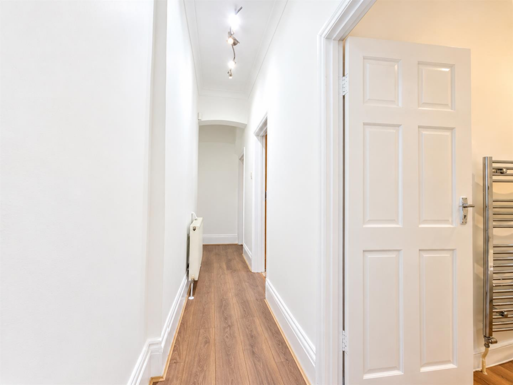Apartment in London, Palmers Green - View 5