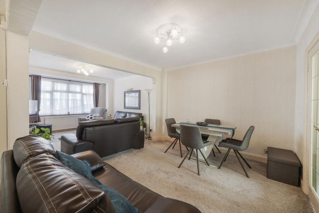 House in London, Stanmore - View 4