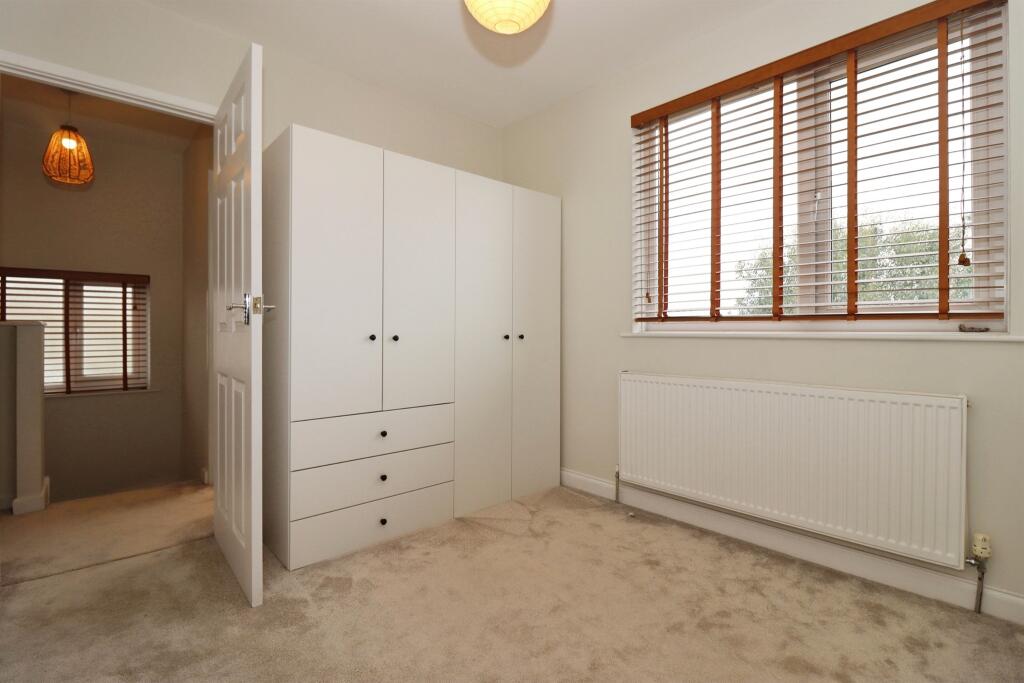 Watermore Close, Frampton Cotterell, Bristol photo 4