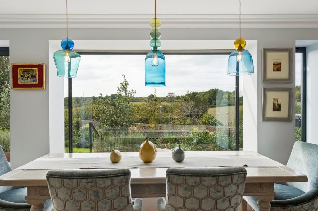 House in Forty Green, Holtspur, Beaconsfield - More