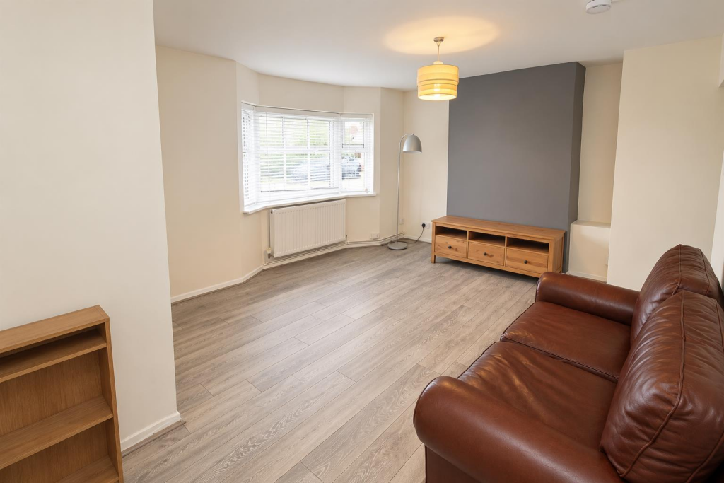 Apartment in Cardiff, Maindy, Cathays - View 2