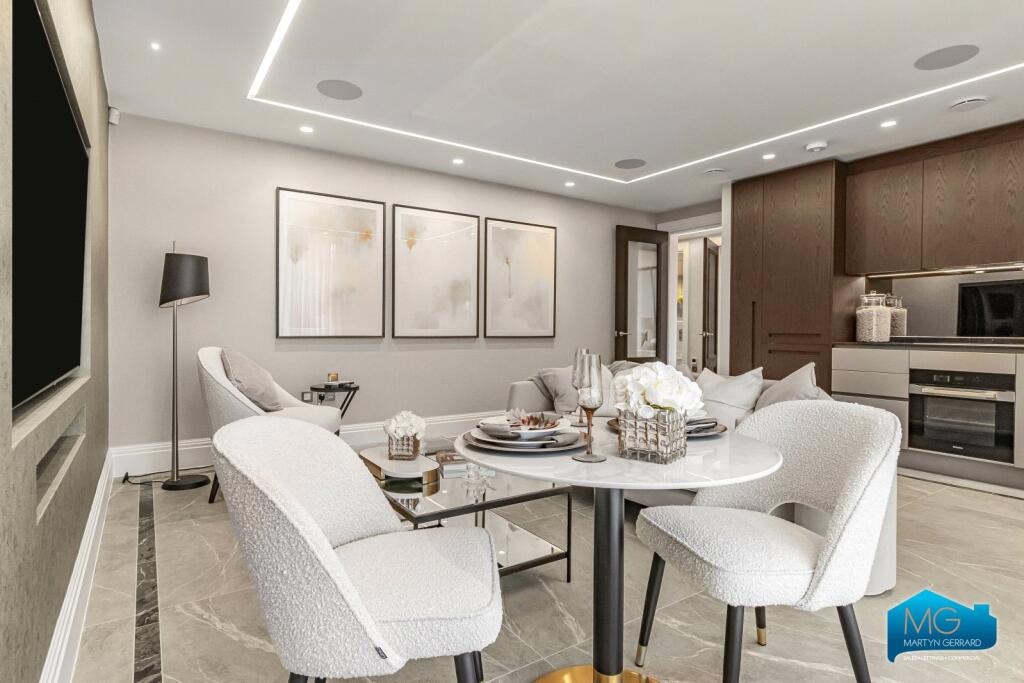 High Road, Whetstone, London, N20 - More