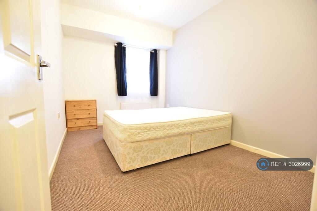 Main image of property: Crescent Road, Luton, LU2