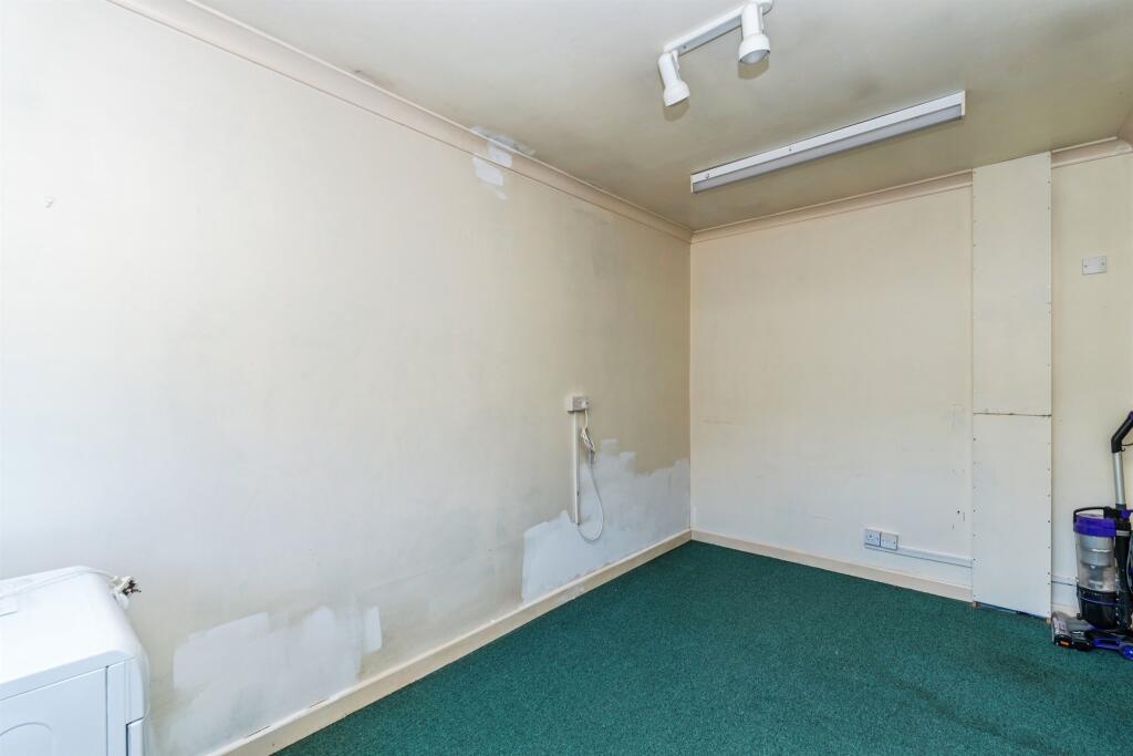 House in Southampton - More