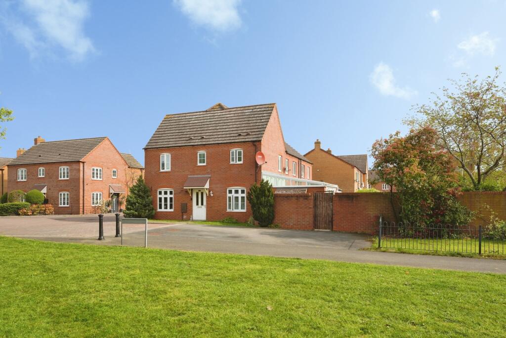 Main image of property: Hyacinth Close, Evesham, Worcestershire, WR11