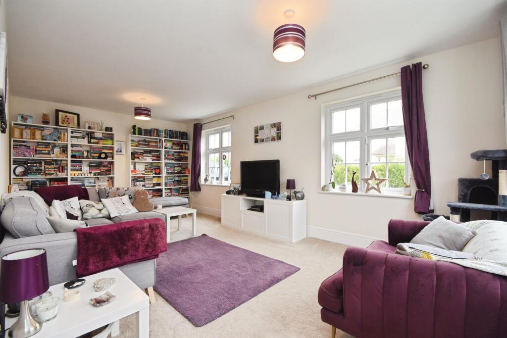 Wylds Close, Silver End, WITHAM photo 4