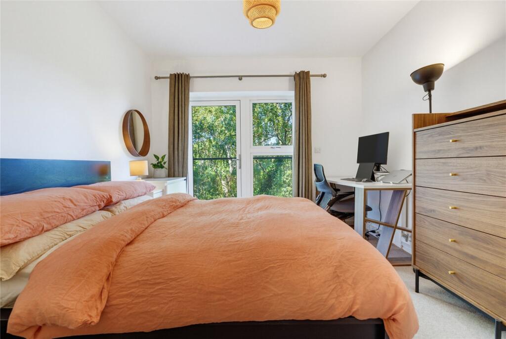 Apartment in London - More
