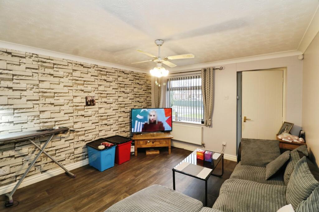Thirlmere Road, MANCHESTER, Lancashire, M22 photo 3