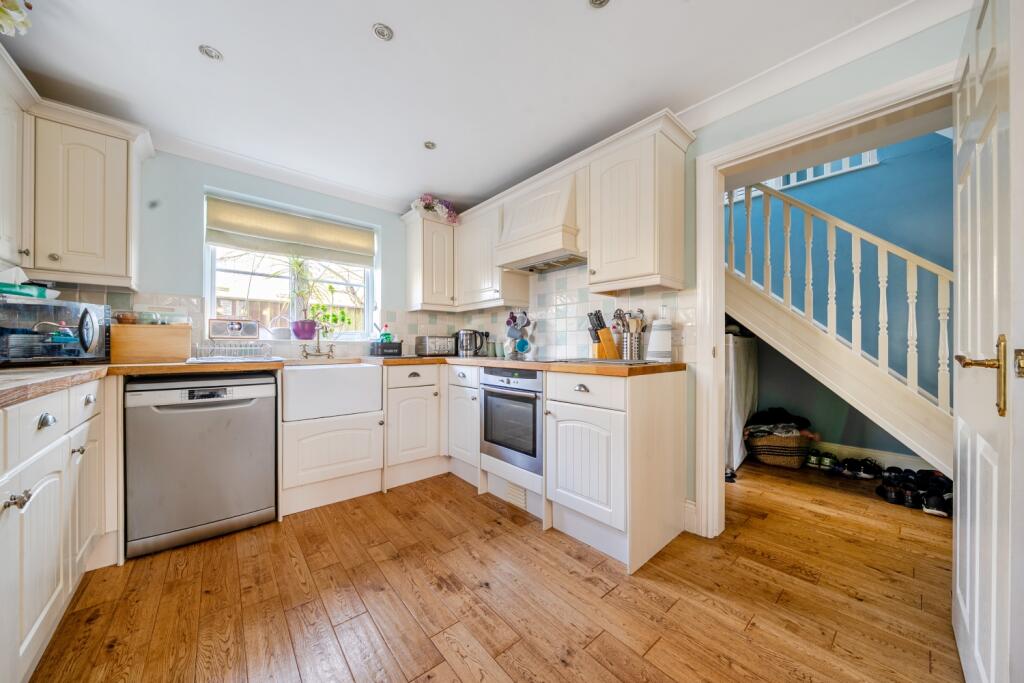 Oaks Meade, Carterton photo 3