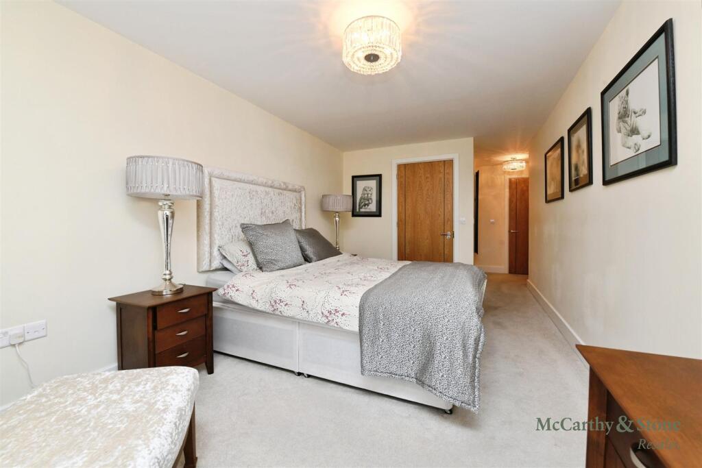 Apartment in Chelmsford - View 5
