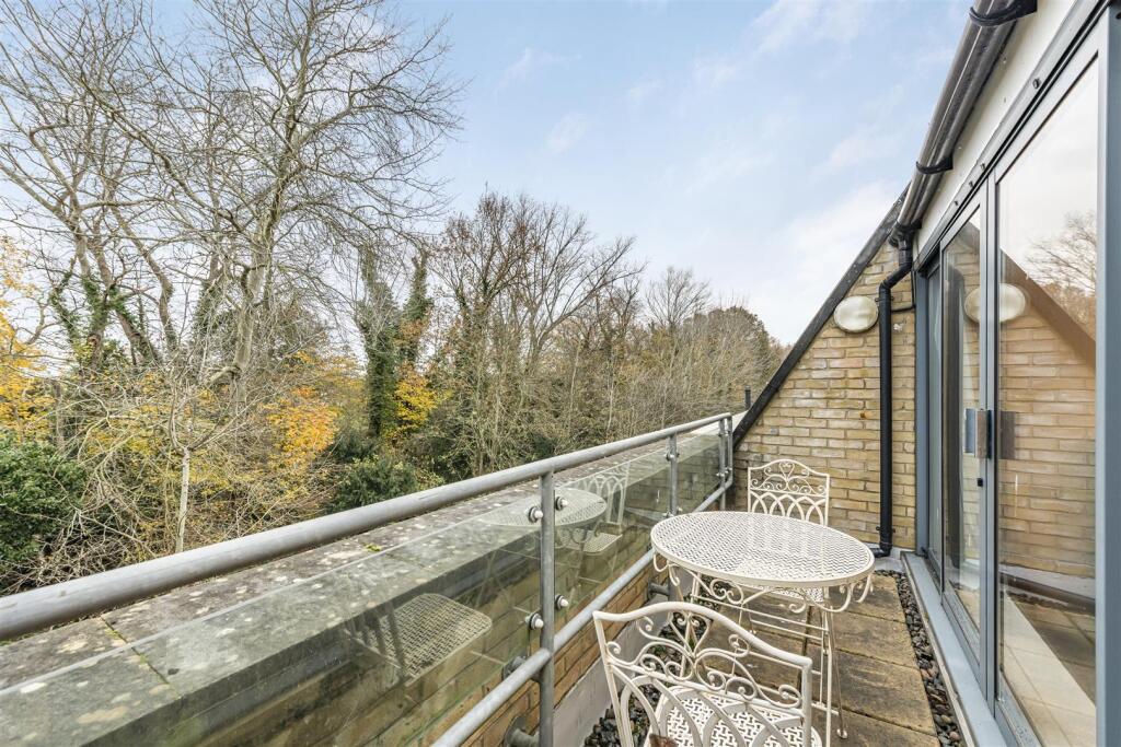 House in London - View 4