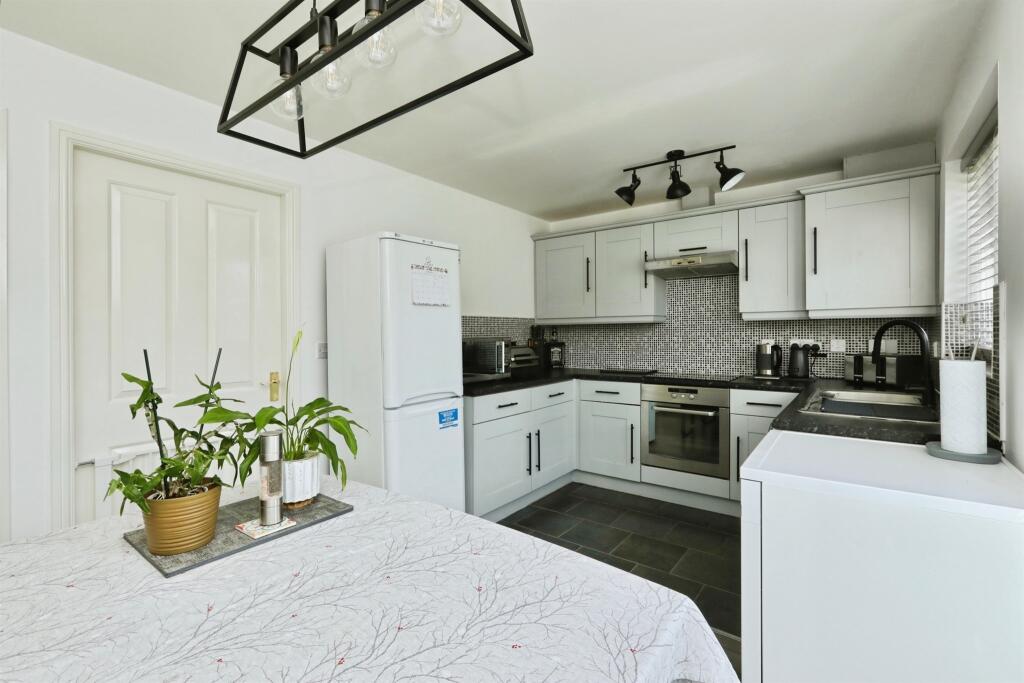 House in Rotherham, Laughton Common, Thurcroft - View 4