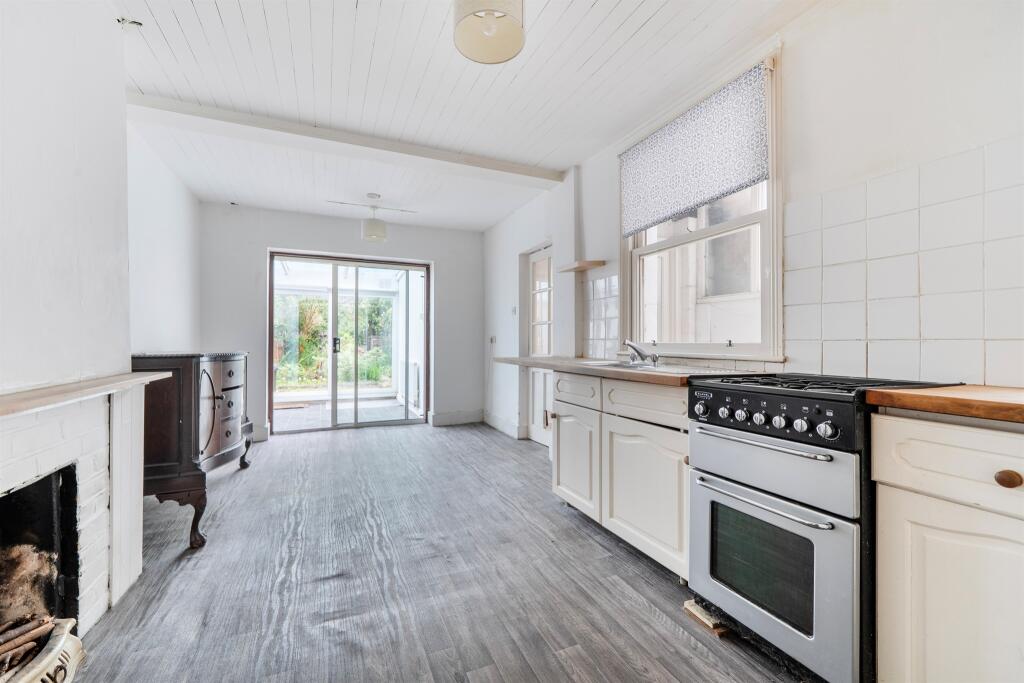 Apartment in London, Southbury - View 5