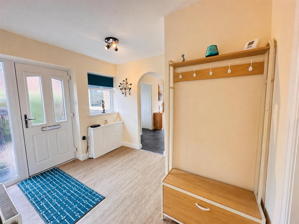 House in Thorpe Willoughby - View 5