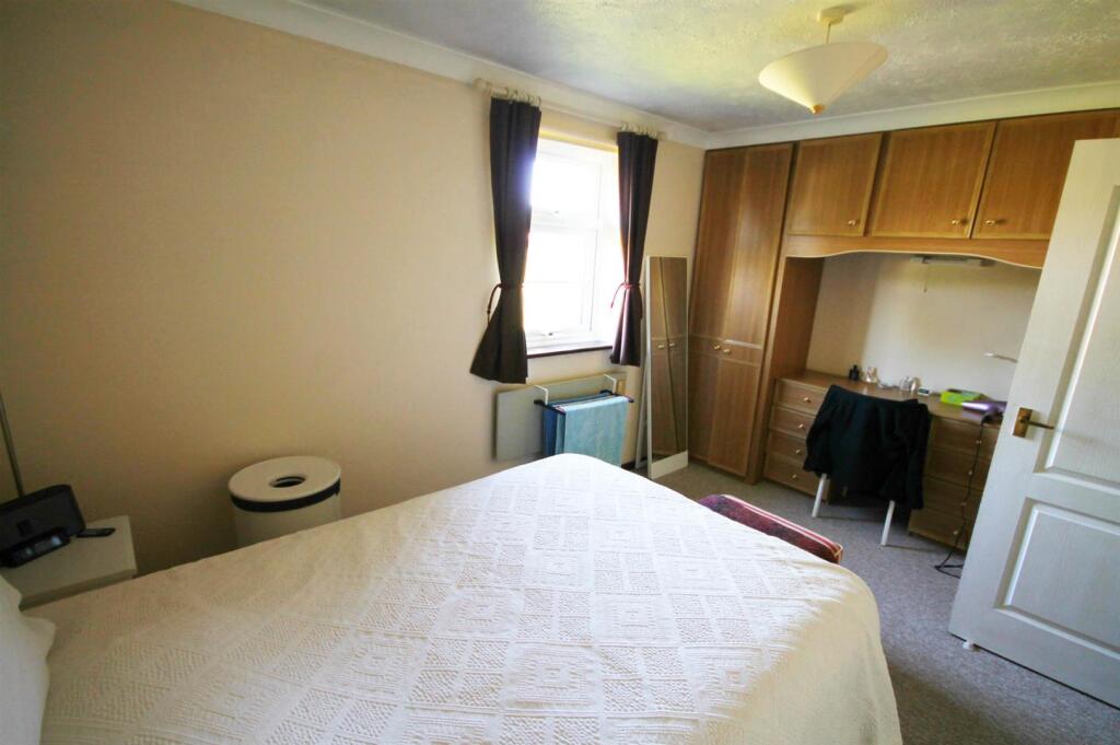Apartment in Cambridge - View 5