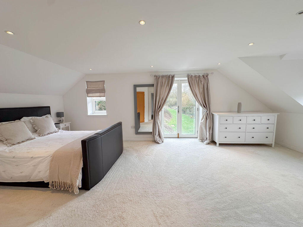 Additional image 37 of Pilton
