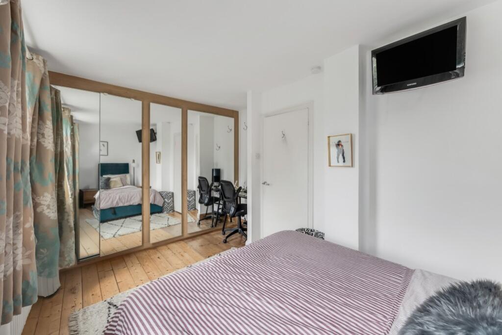 Apartment in London - More