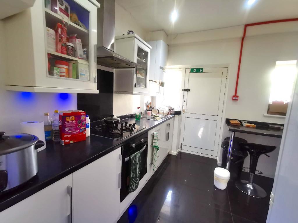 House in London - View 5