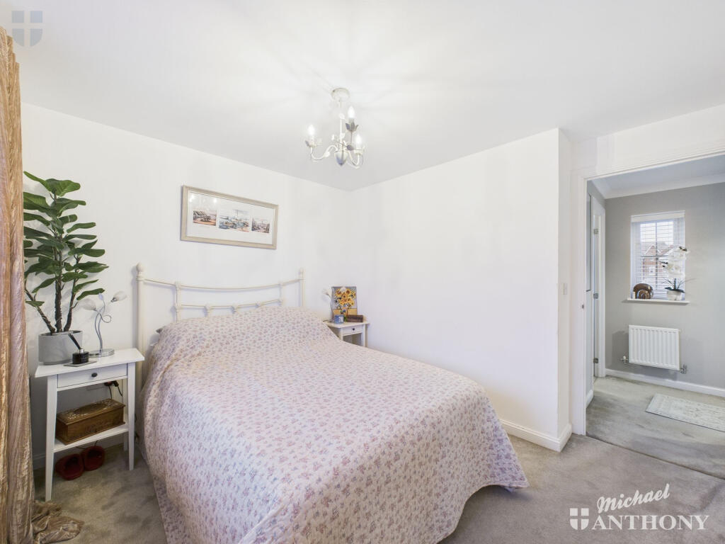 House in Kingsbrook - More