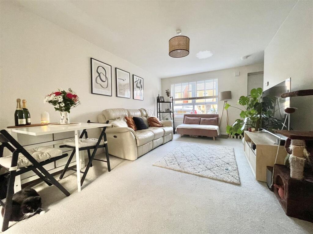 Main image of property: Lapwing Lane, Kibworth Beauchamp, Leicester