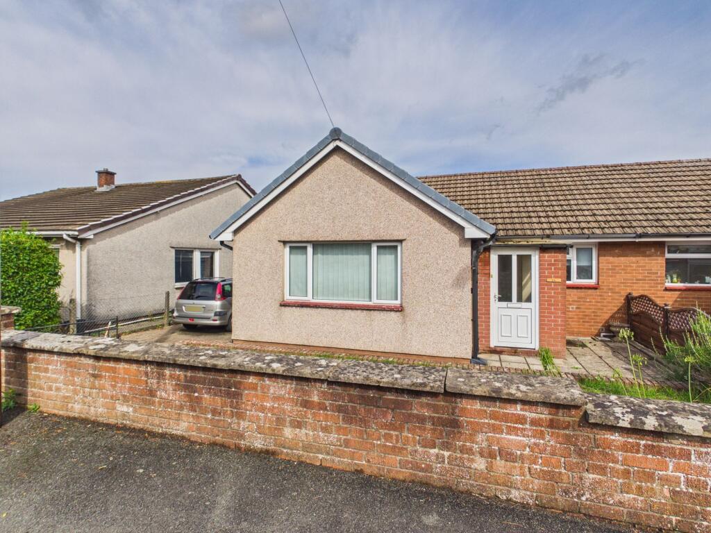 House in Gilwern, Llanelly
